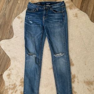 Skinny jeans, size 28 (very stretchy!)